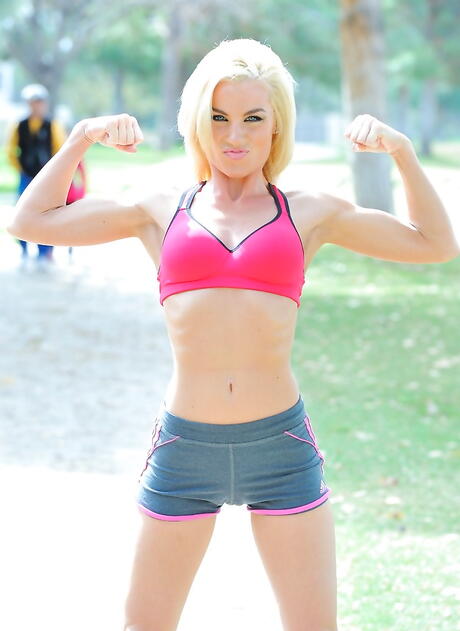 Sylphlike blond teen Heather denudes small tits and pussy outdoor