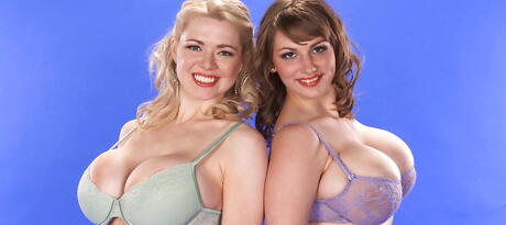 Attractive american chubby Christy Marks in sexy lingery bares big hooters and spreads her legs 